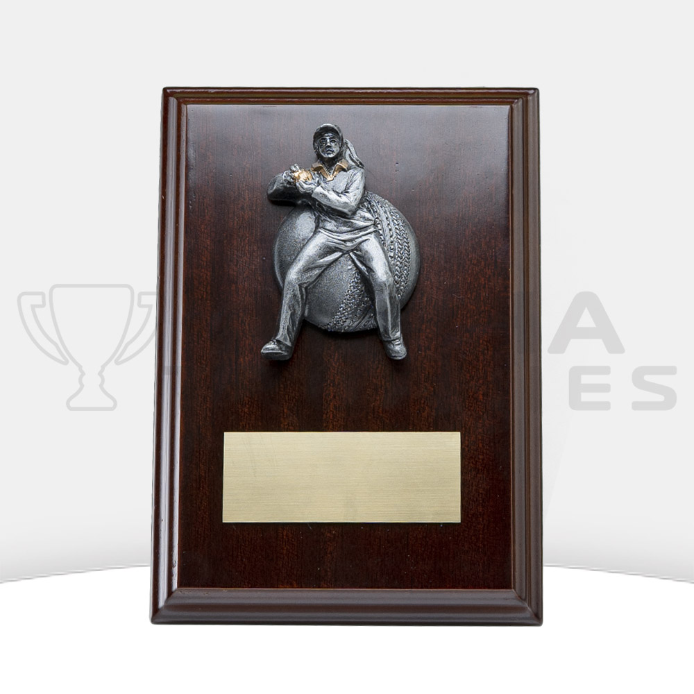 plaque-female-fielding-front